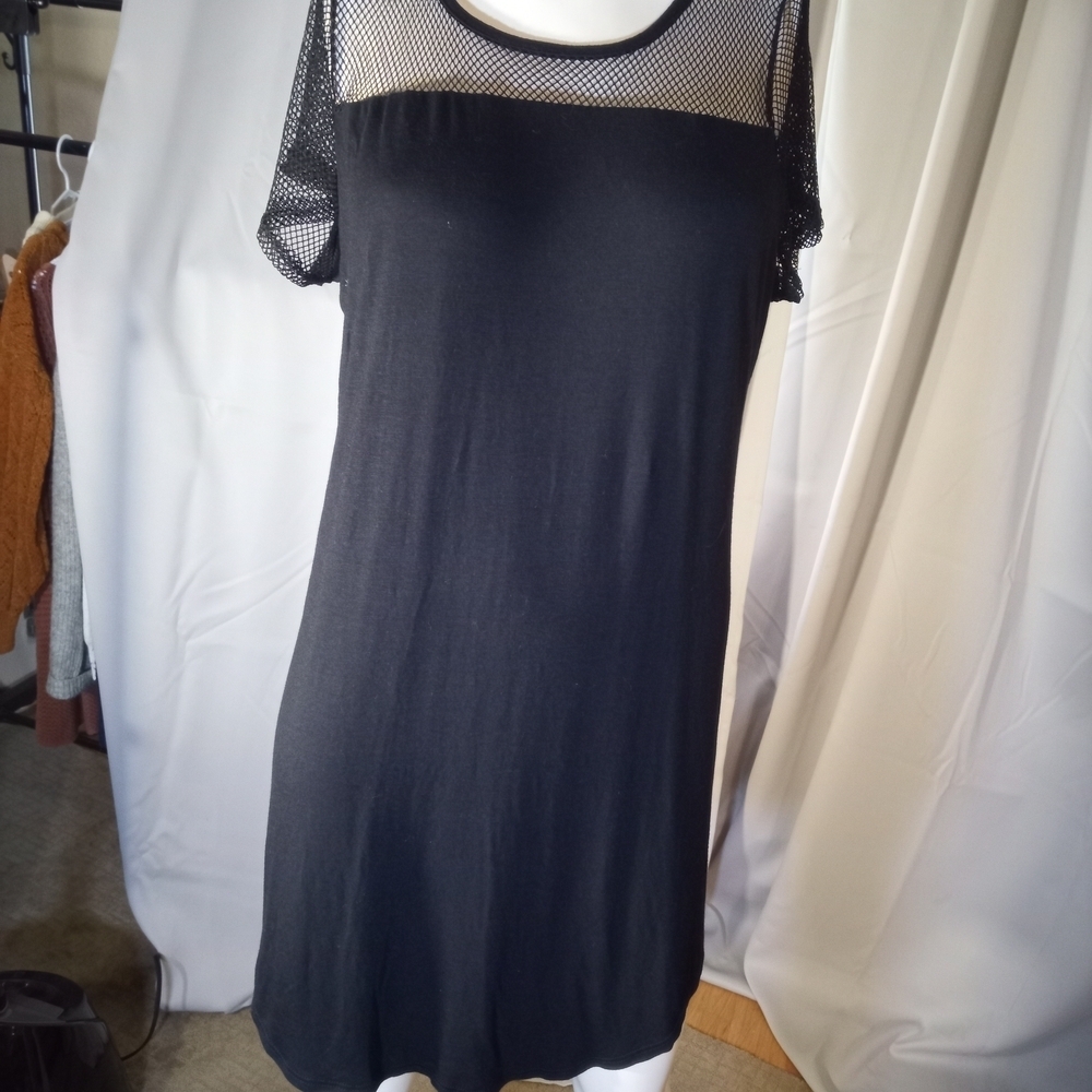 Elegant Black Mesh Sleeve Dress